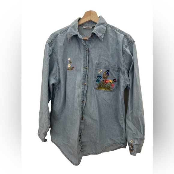 Las Olas Tops - Embroidered Light Blue Denim Shirt - Women